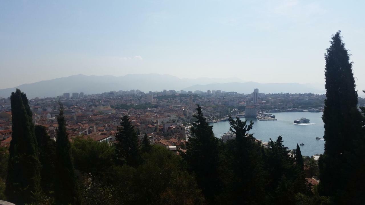 A Small Apartment For A Great Vacation "Ludi" Split Extérieur photo